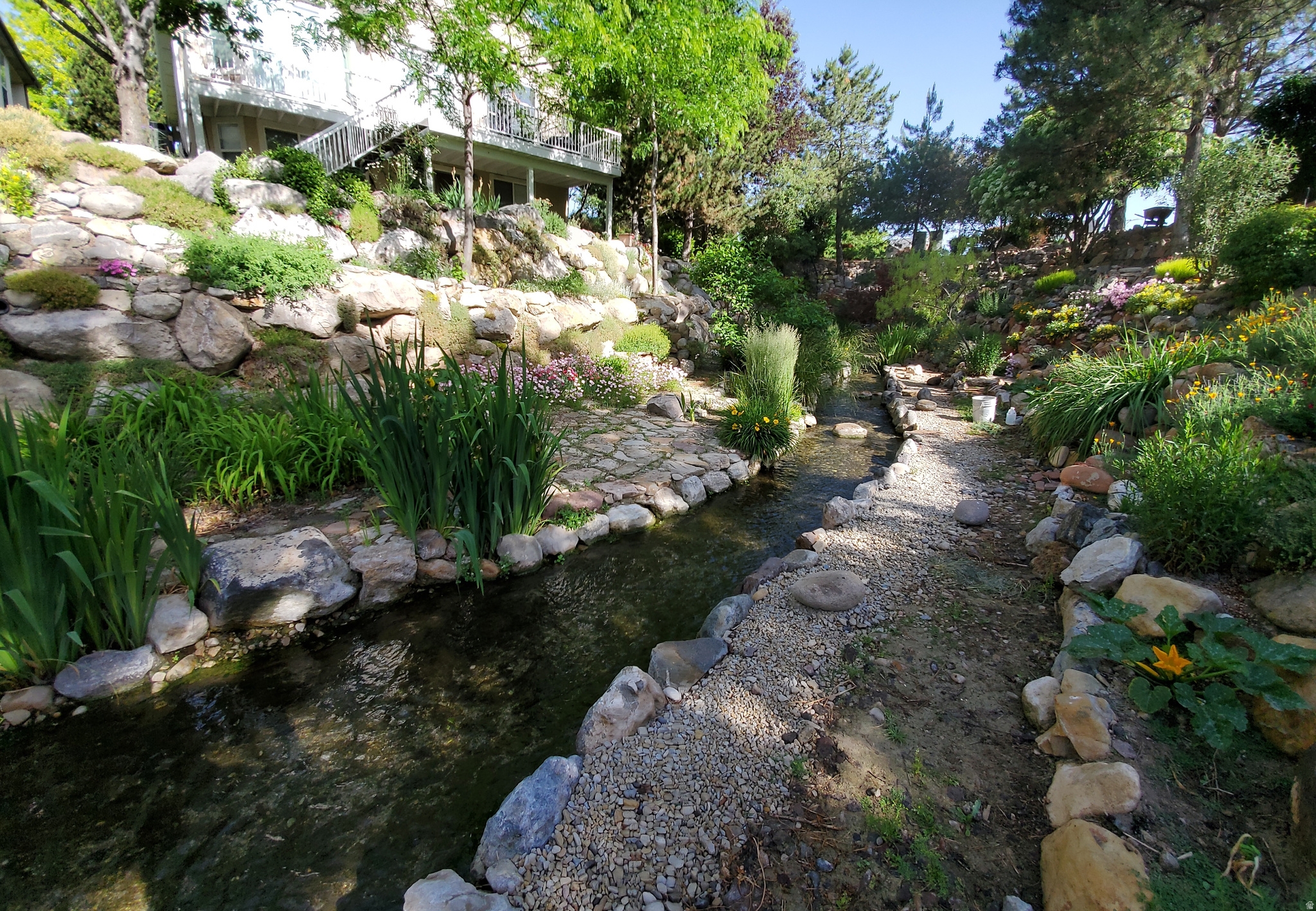 West Jordan House: 9287 S Avignon Pl