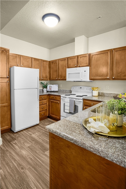 Murray Apartment: 16 E Gilbride Ave