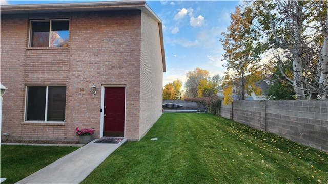 Provo Townhome: 201 N Geneva Rd