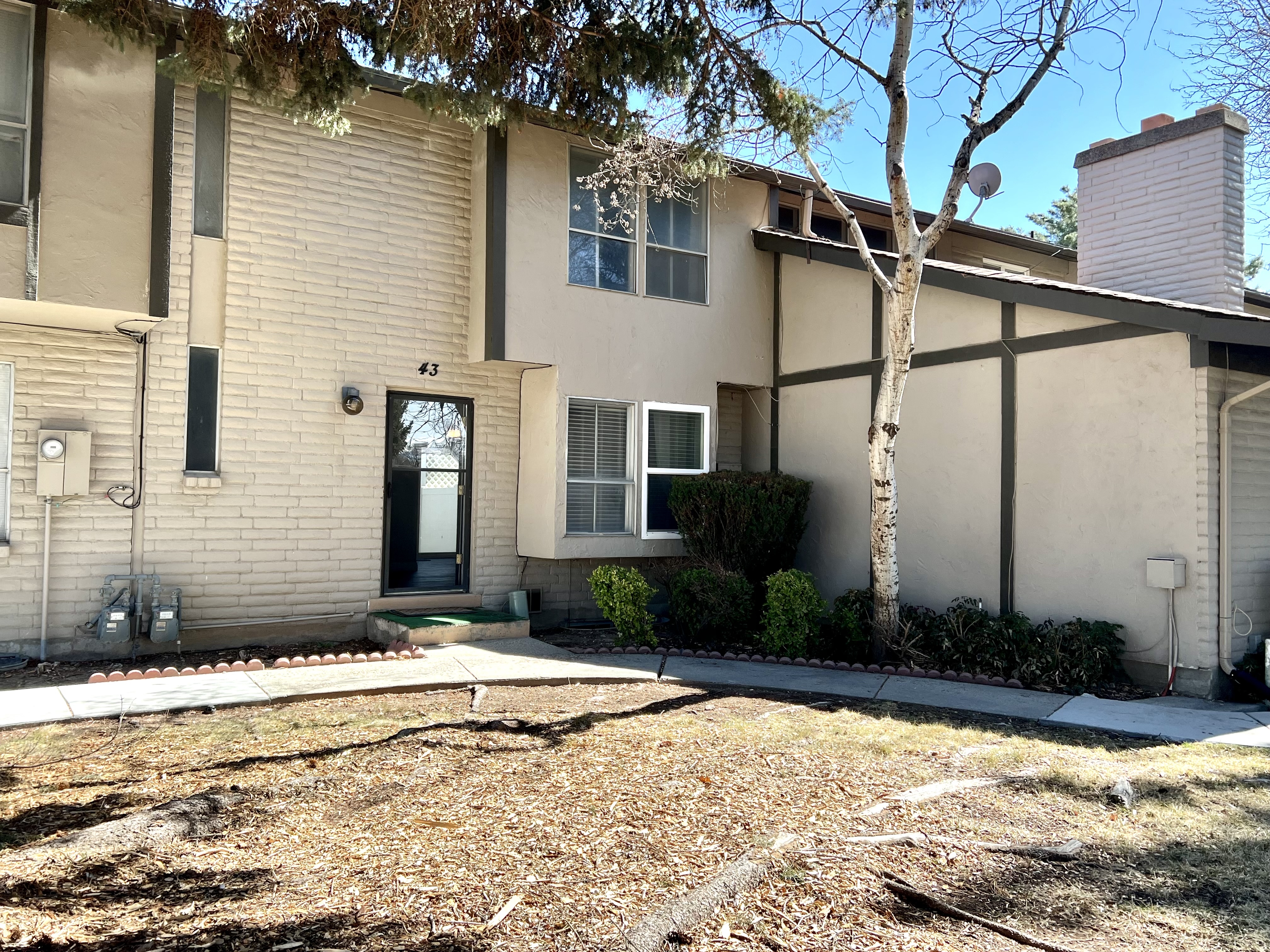 West Jordan Townhome: 43 S Santa Rosa Pl