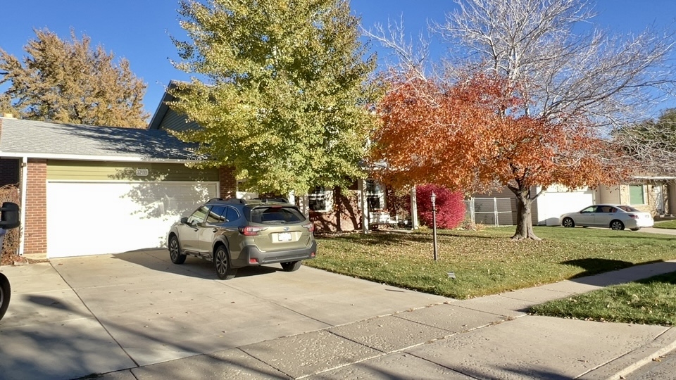 Sandy House: 12133 S Cinnamon Ridge Rd