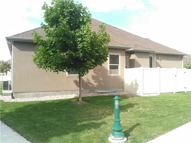 Riverton In-Law/Basement: 13722 S Mount Cortina Way