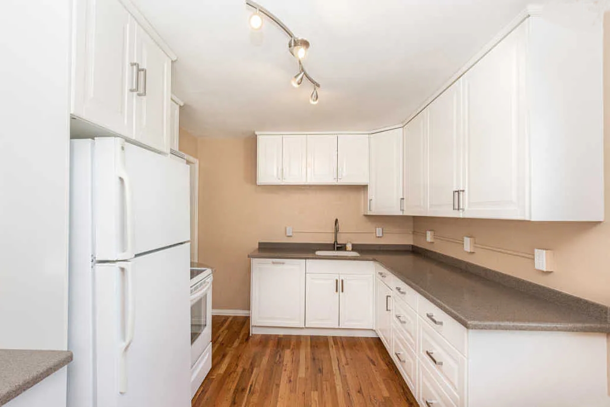 Ogden House: 981 36th St