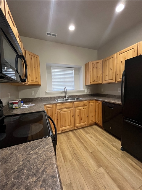 Riverton Townhome: 2343 W Adelaide Dr