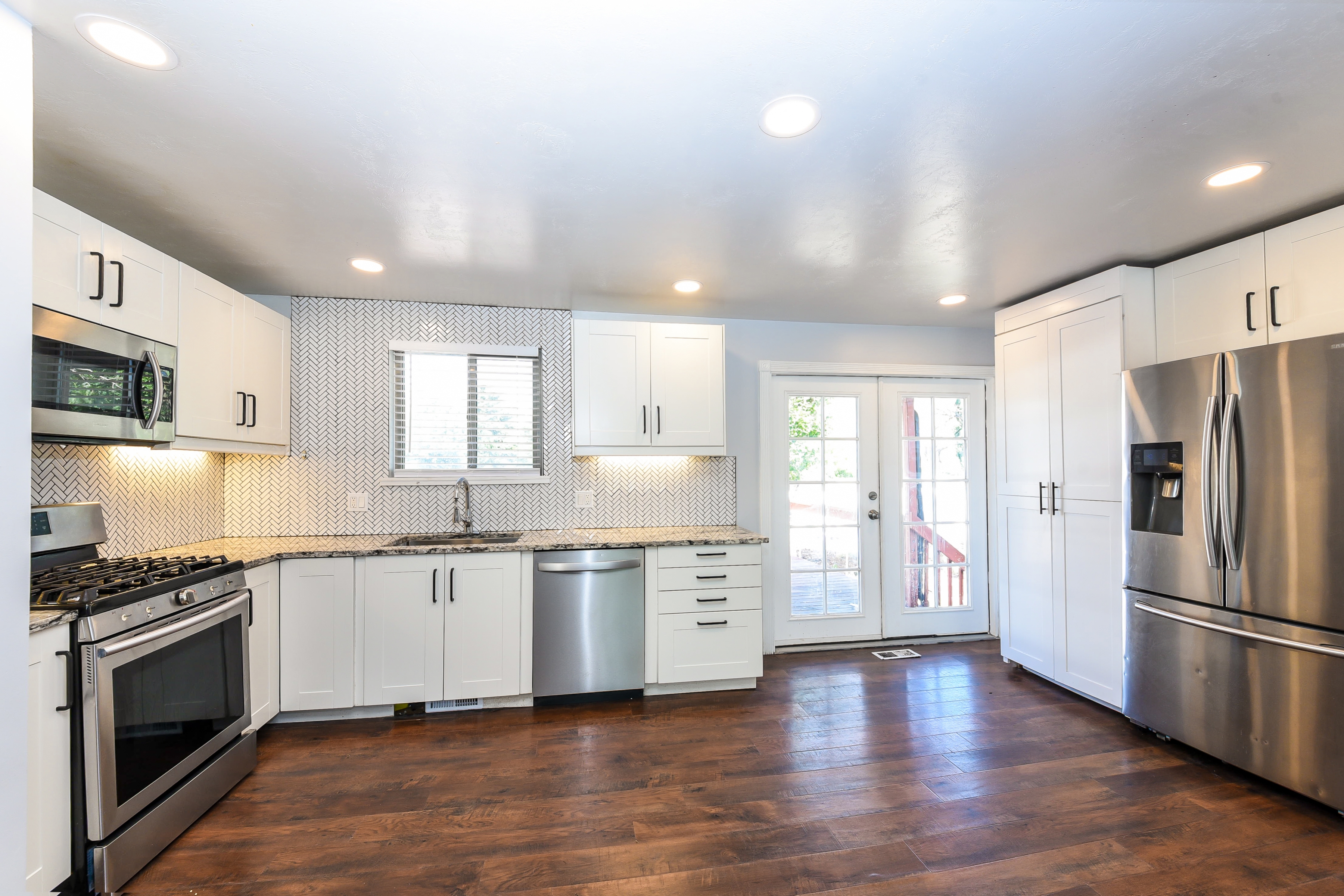 Sandy House: 983 E Dry Gulch Cir