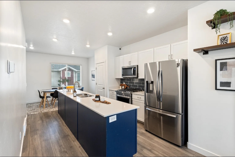 Saratoga Springs Townhome: 1092 E Vessel Ct