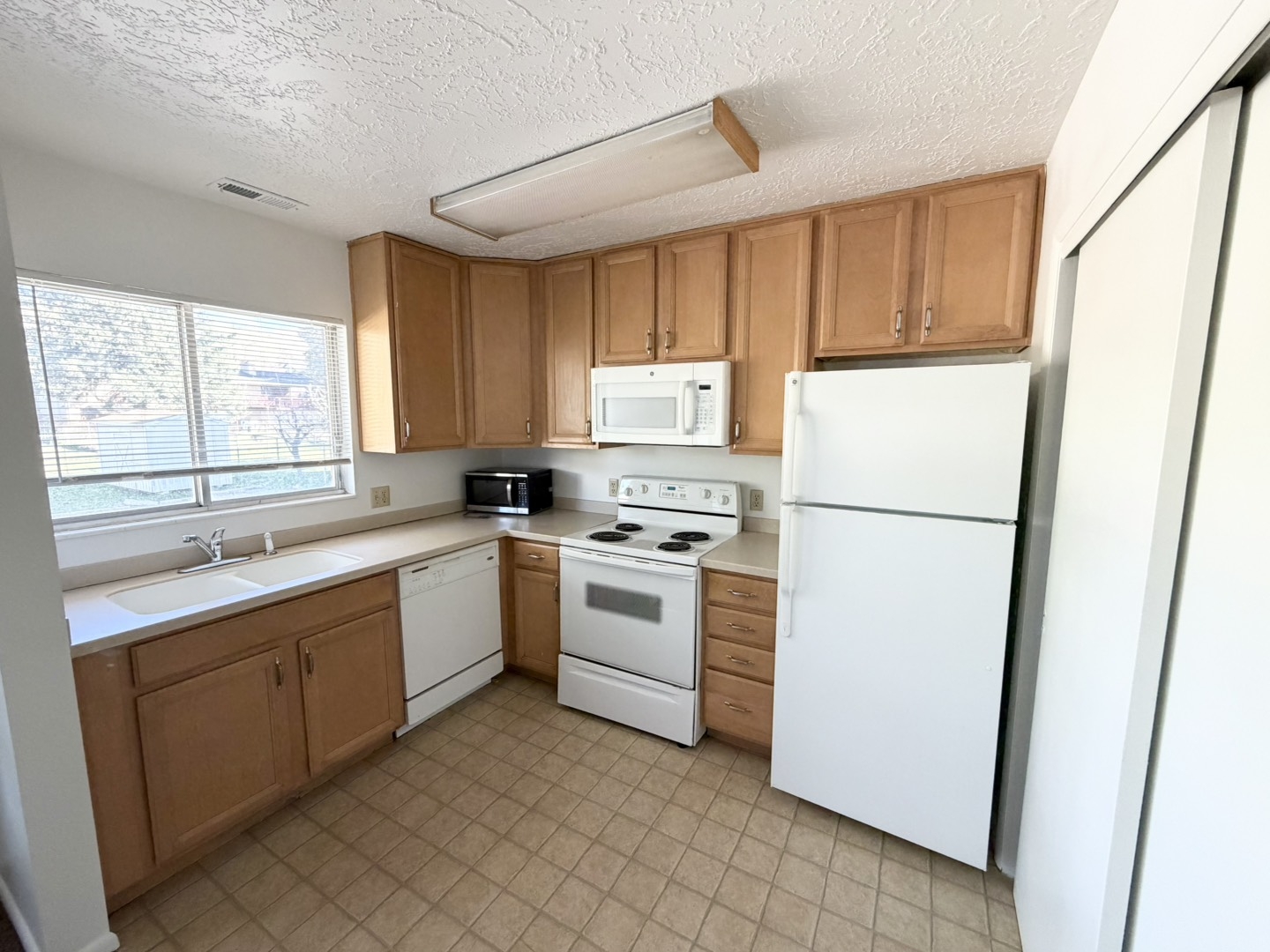Bountiful Apartment: 3945 S Highway 89