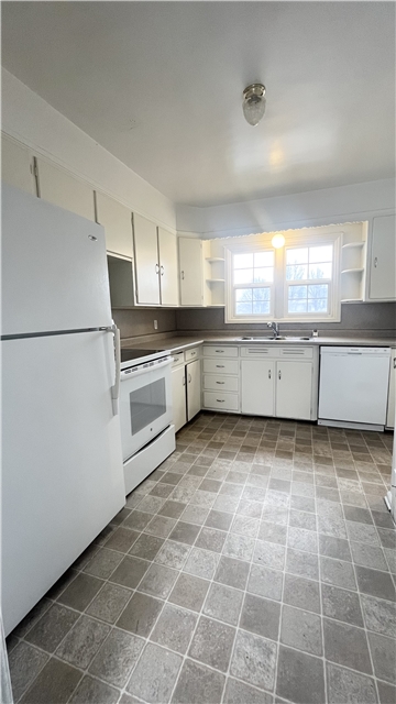 West Jordan House: 2374 W 7800 S