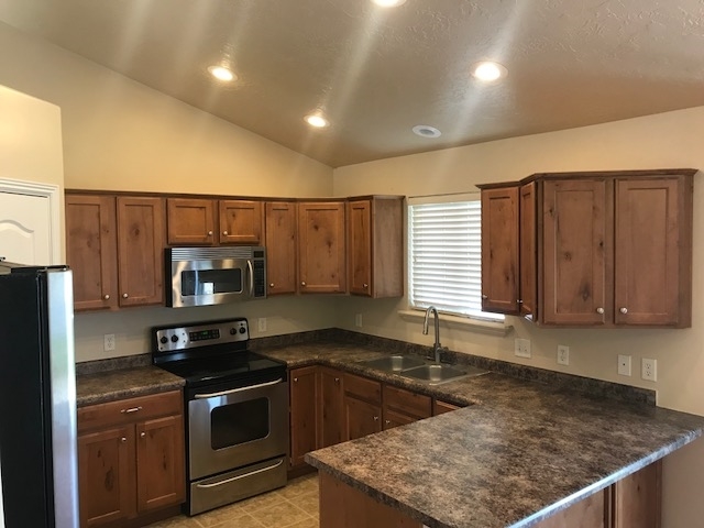 Saratoga Springs House: 1919 N Sego Lilly Dr