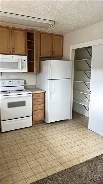 Bountiful Apartment: 3945 S Highway 89