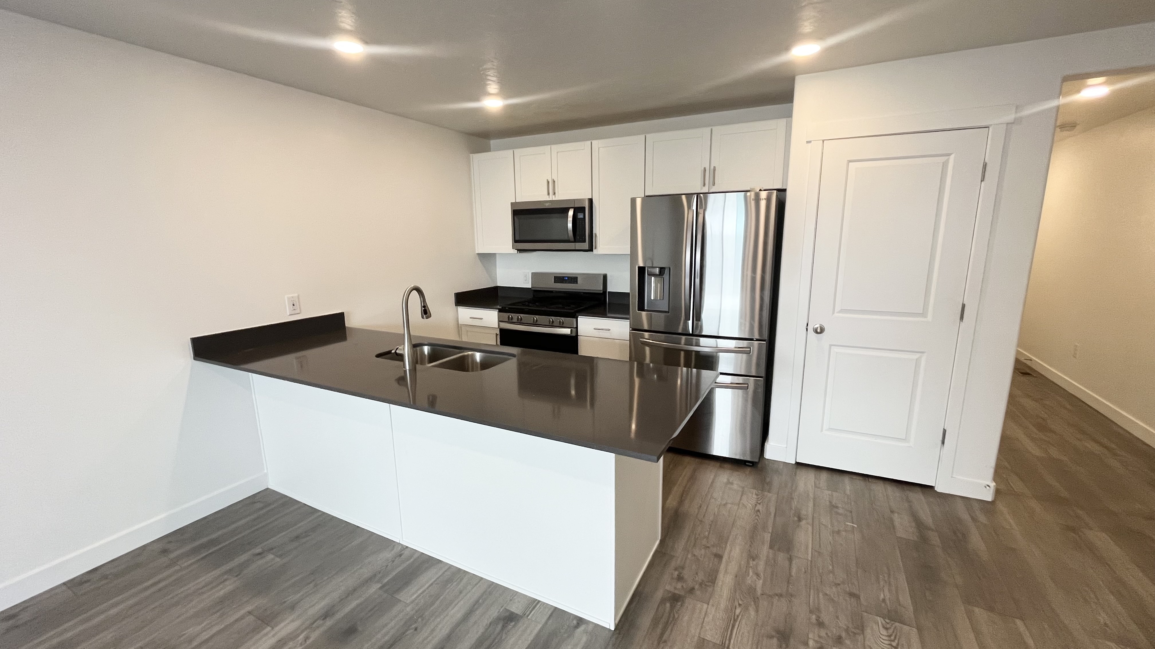 Saratoga Springs Townhome: 1136 E Trident Dr