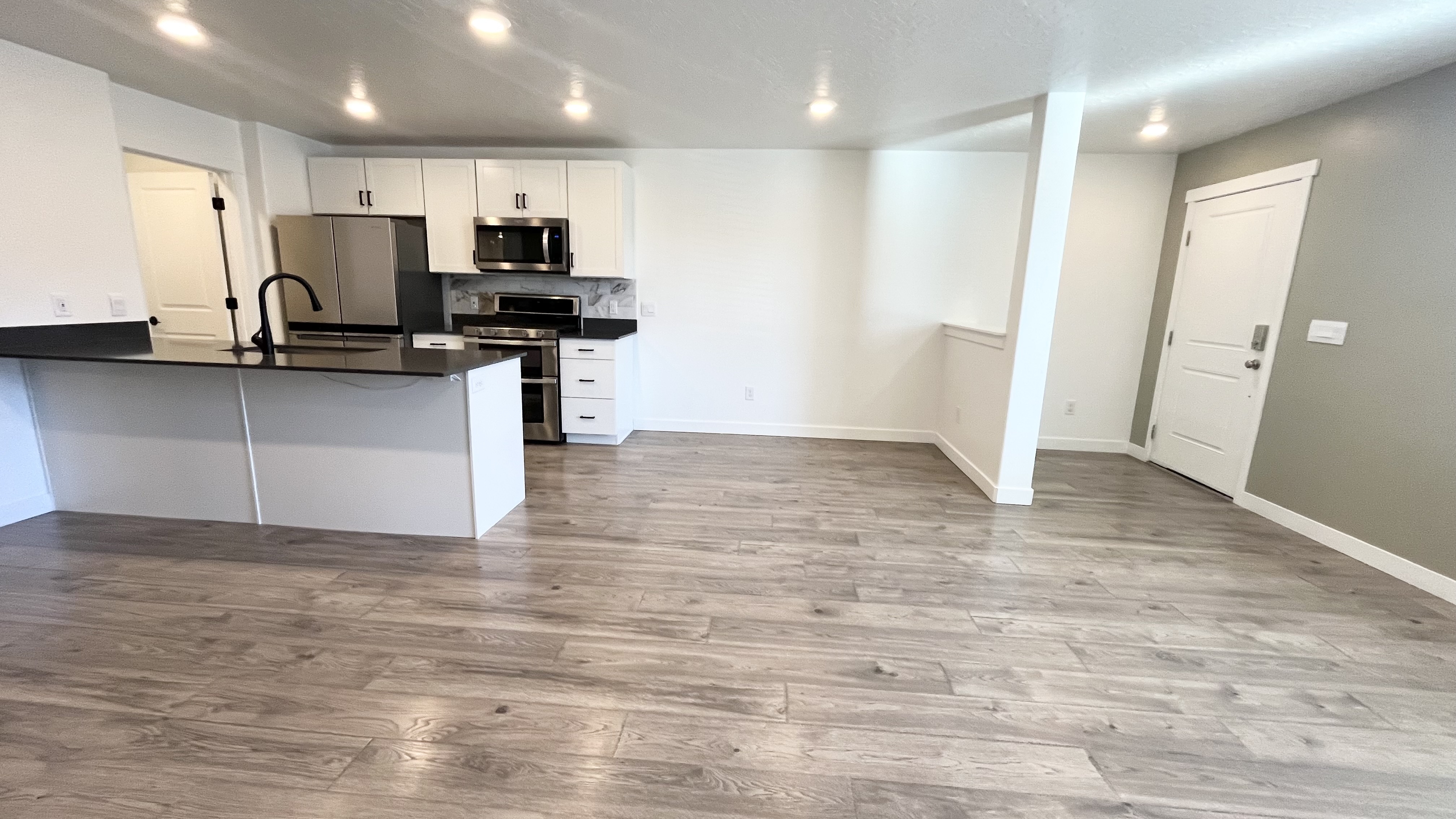 Saratoga Springs Townhome: 429 N Northshore Dr