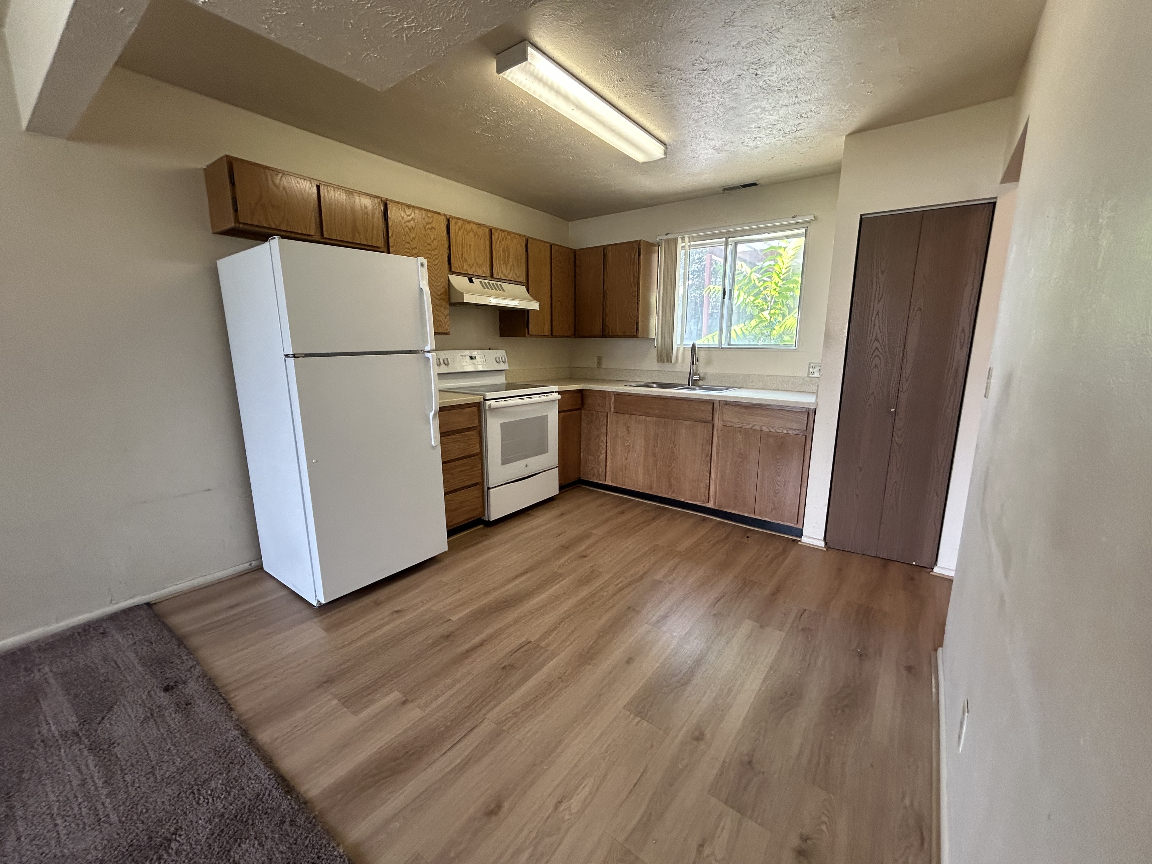 Salt Lake City Townhome: 463 N 1465 W