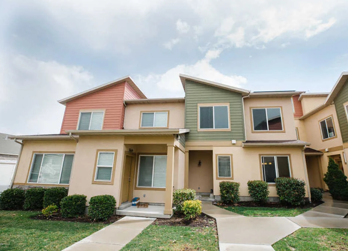 South Jordan House: 3673 W Lilac Heights Dr