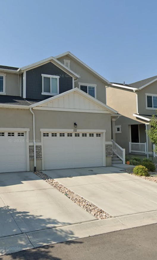 Vineyard Townhome: 213 W Whitewater Dr