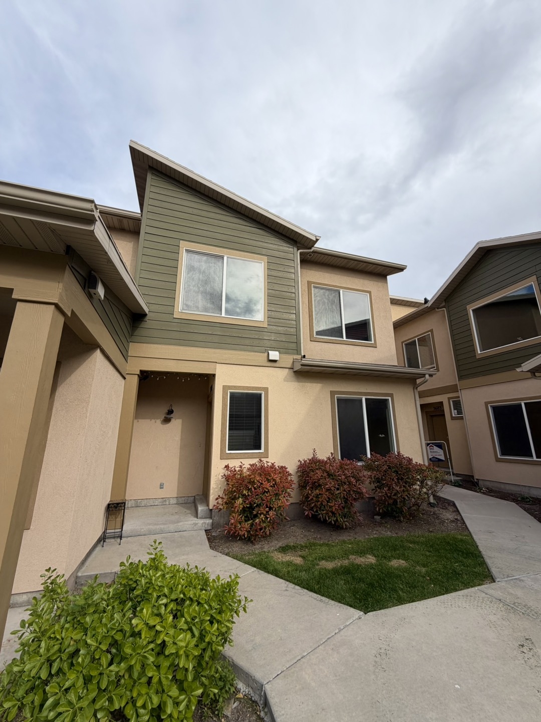 South Jordan House: 3673 W Lilac Heights Dr