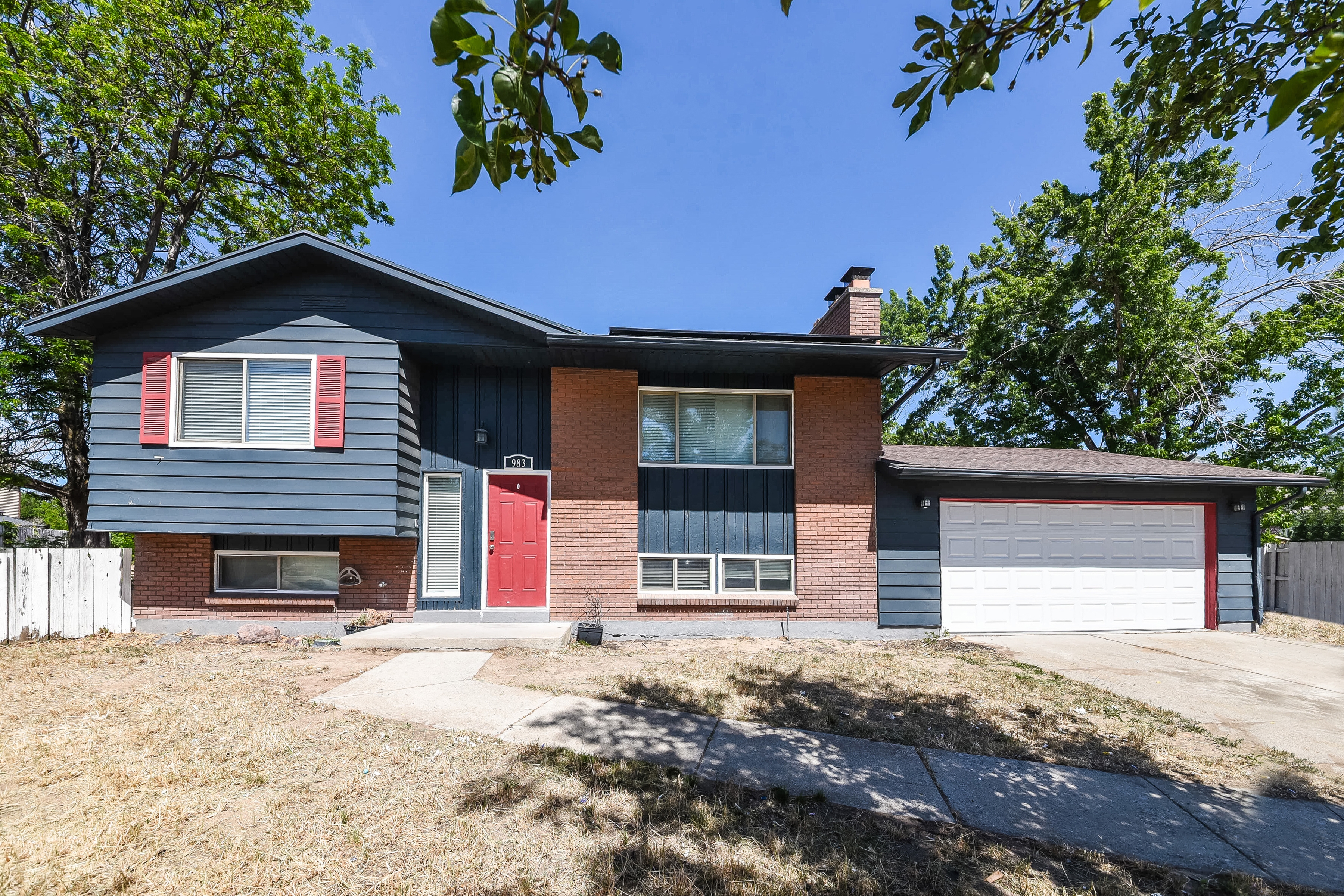 Sandy House: 983 E Dry Gulch Cir