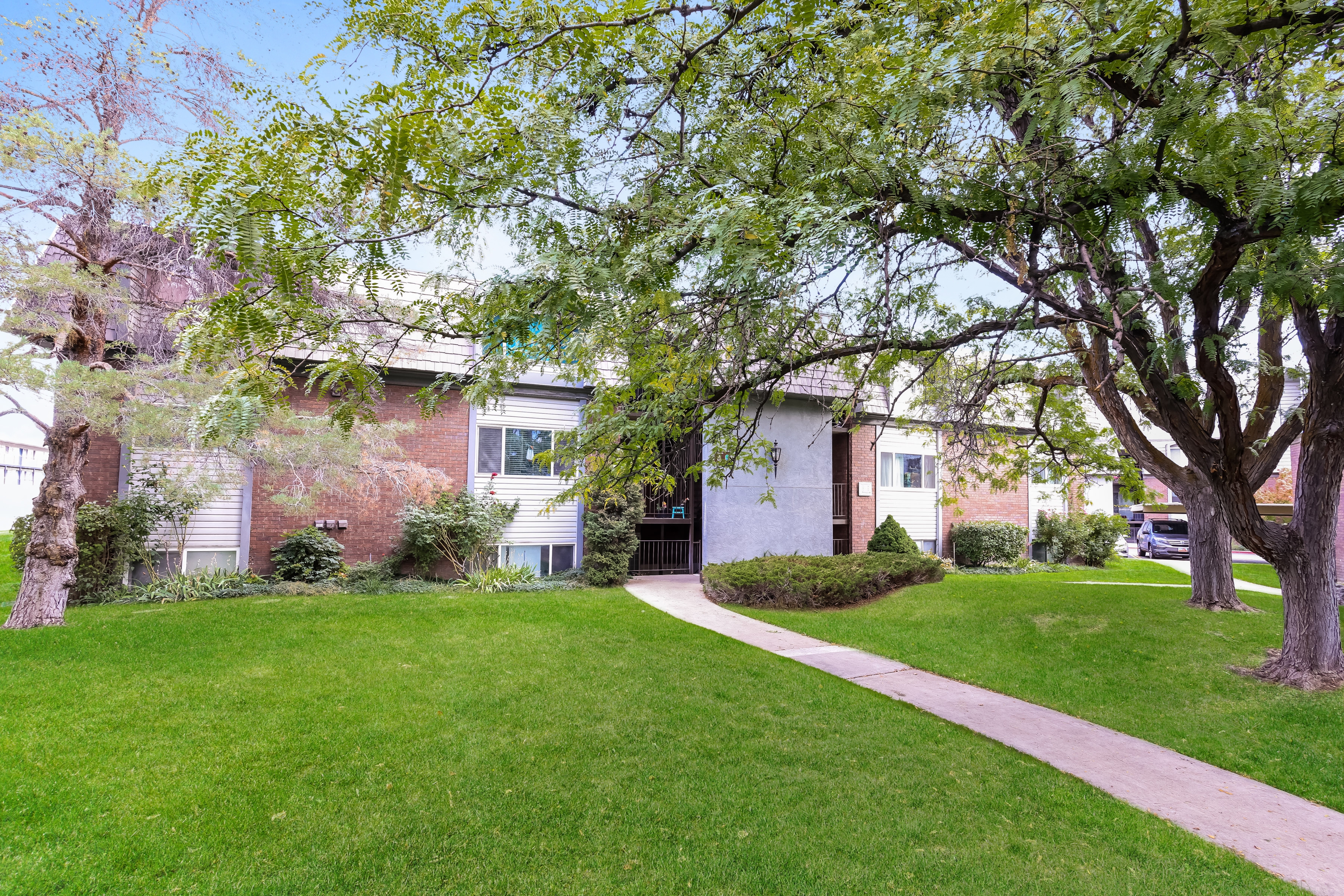 Provo Condo: 1767 Willowbrook Dr