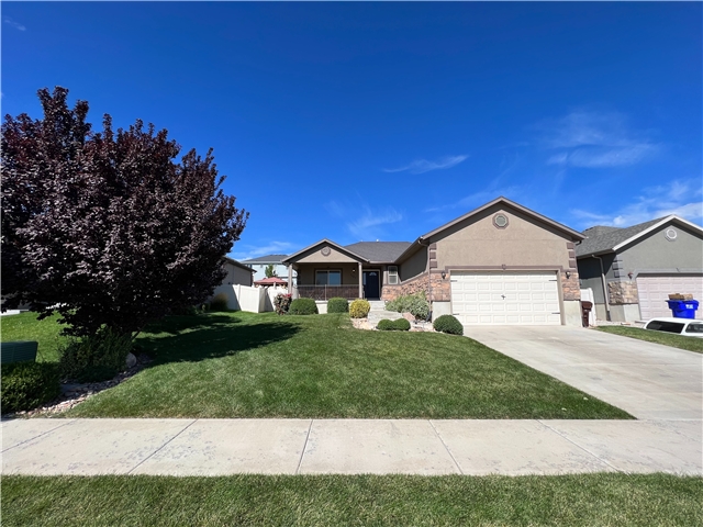 Eagle Mountain House: 7583 N Naomi Ln