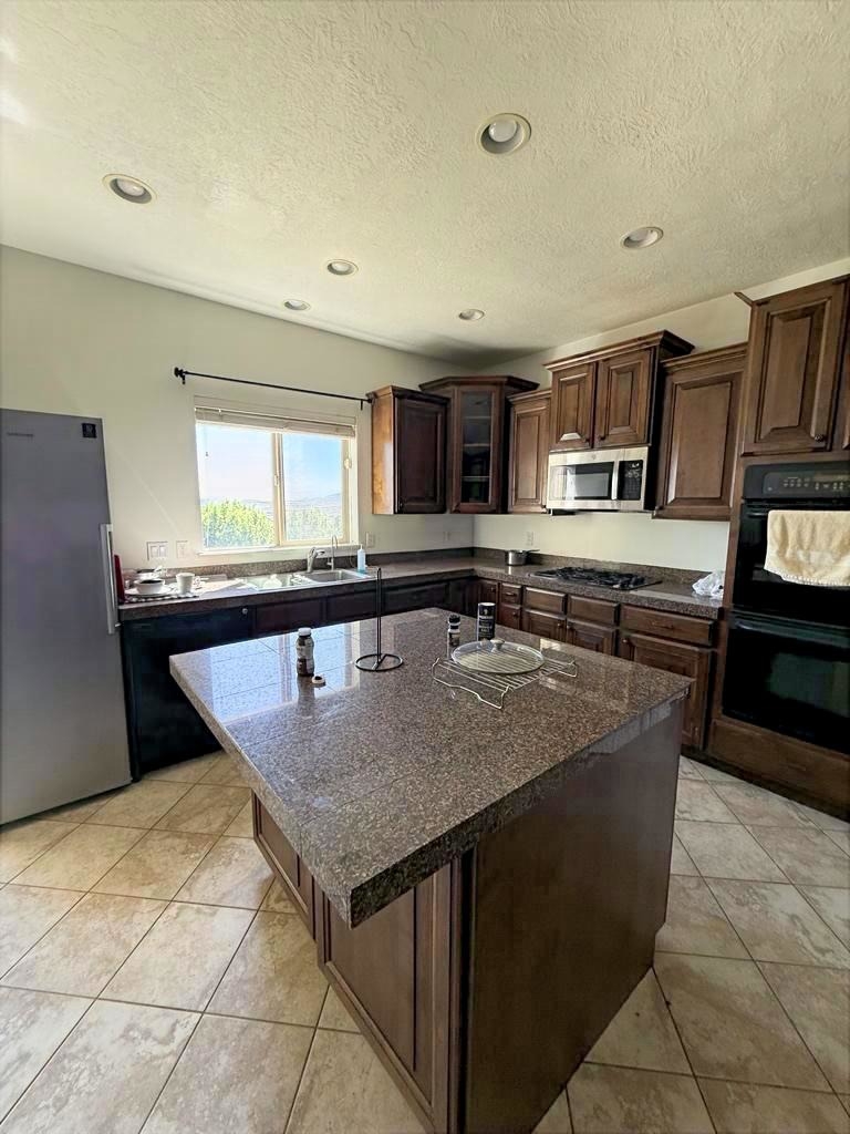 Lehi House: 2251 W Pebblestone Ln