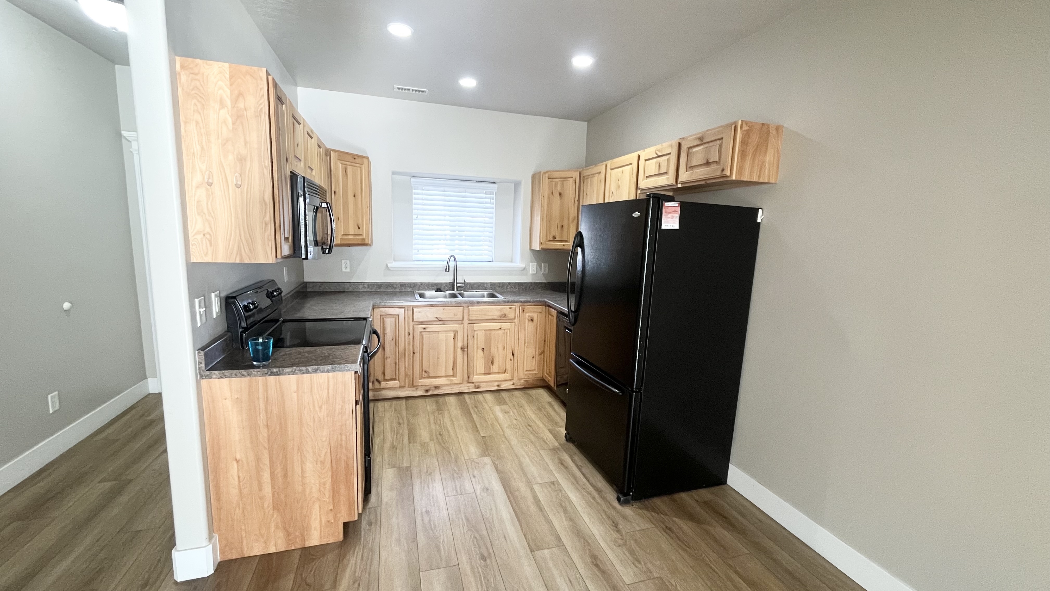 Riverton Townhome: 2343 W Adelaide Dr