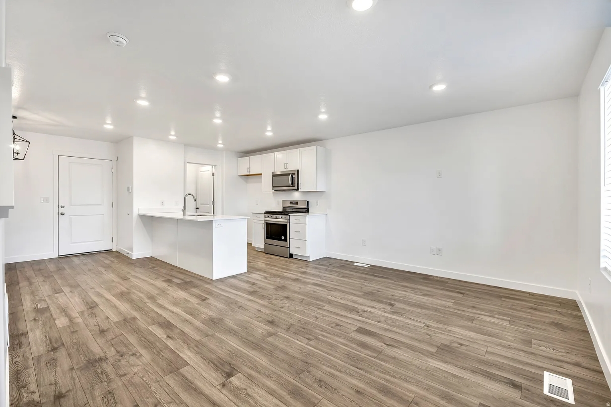 Lehi Townhome: 880 N Herman Dr