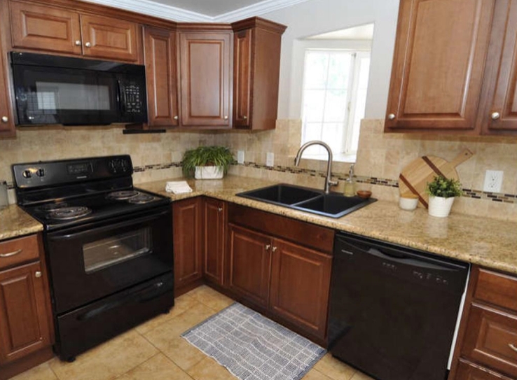 Salt Lake City House: 174 E Claybourne Ave