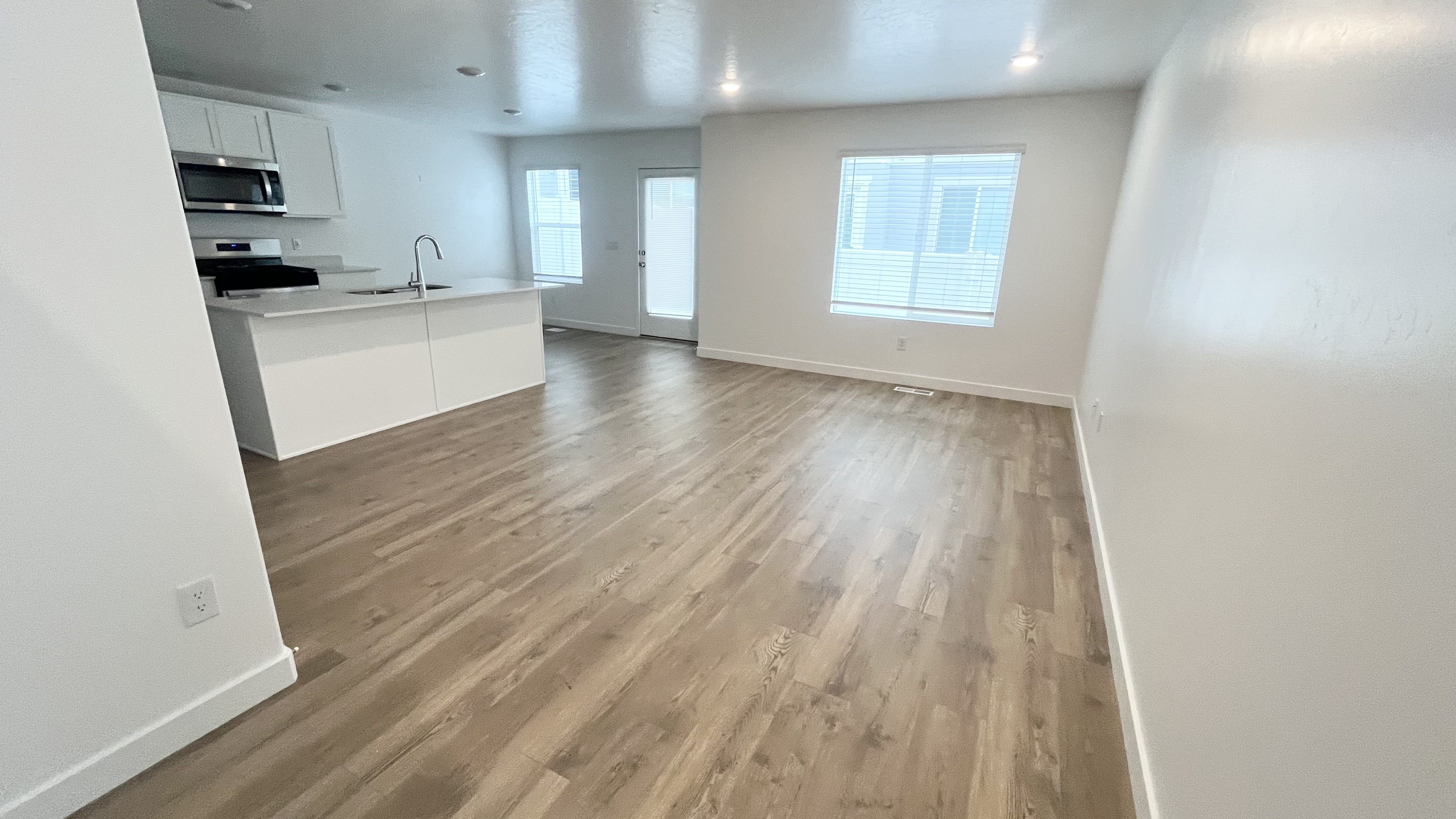 Magna Townhome: 3812 S Apex Mine Dr