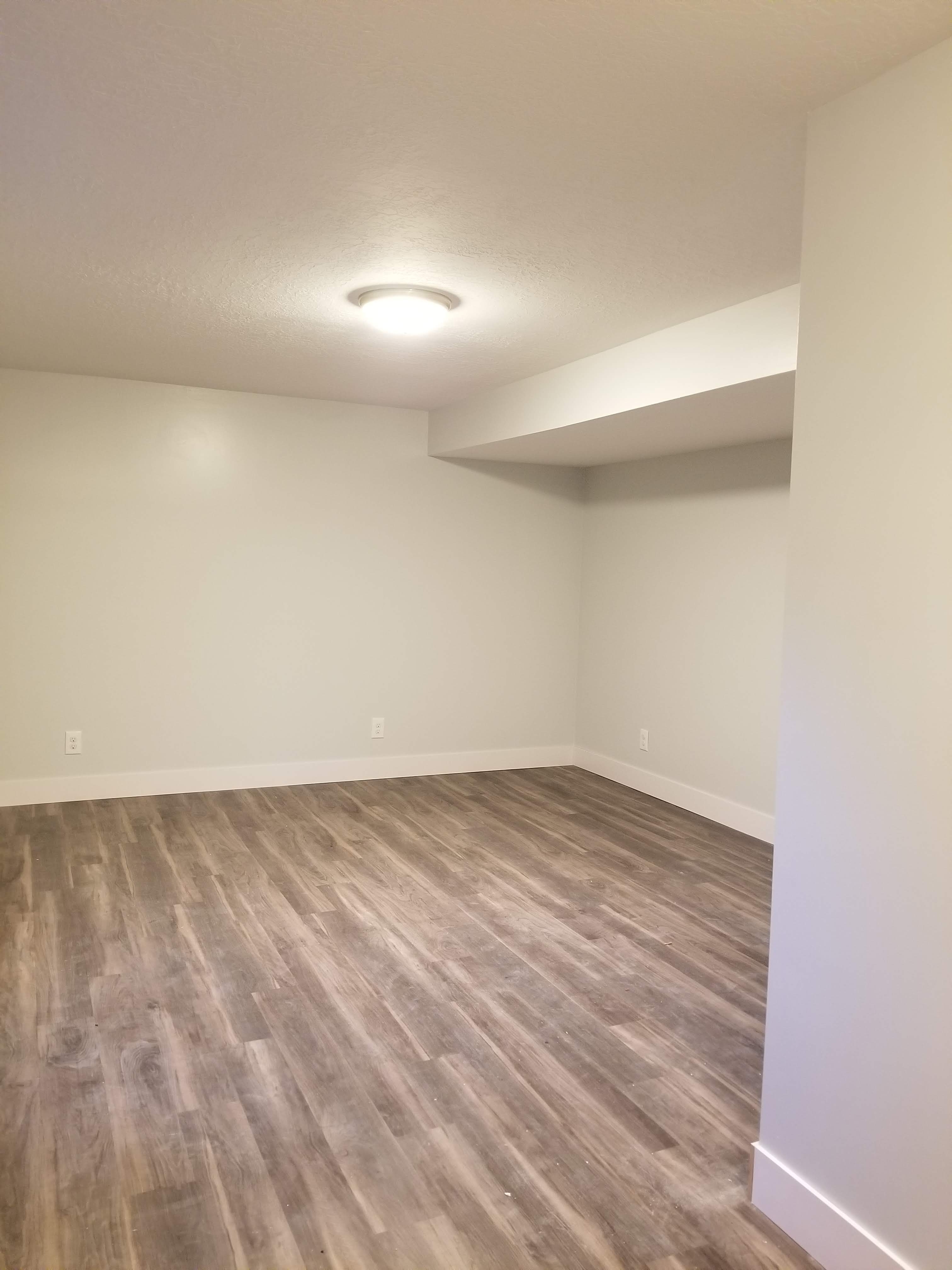 South Jordan In-Law/Basement: 9495 S Braenear Cir