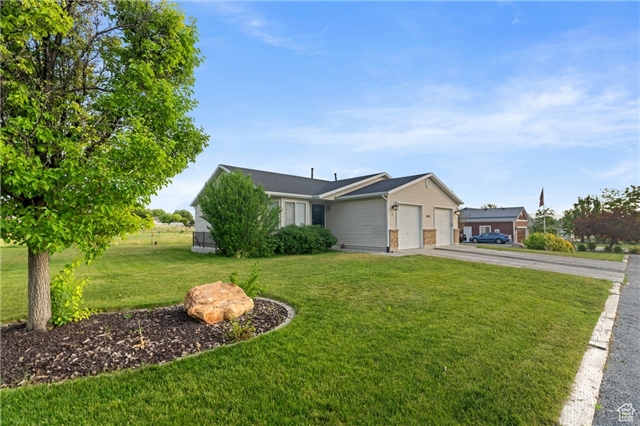 Lake Point Multiplex: 1884 Shepard Ln