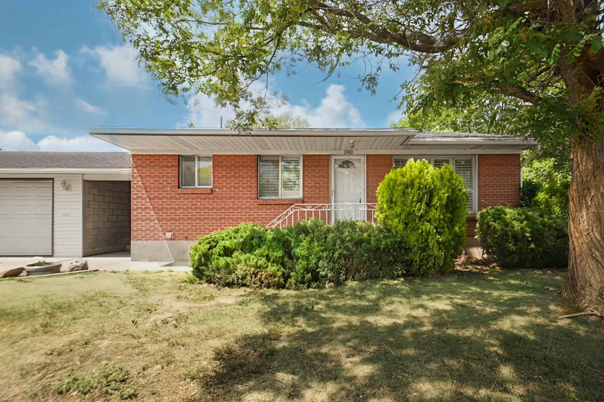 West Valley City House: 3980 S Rosemary St
