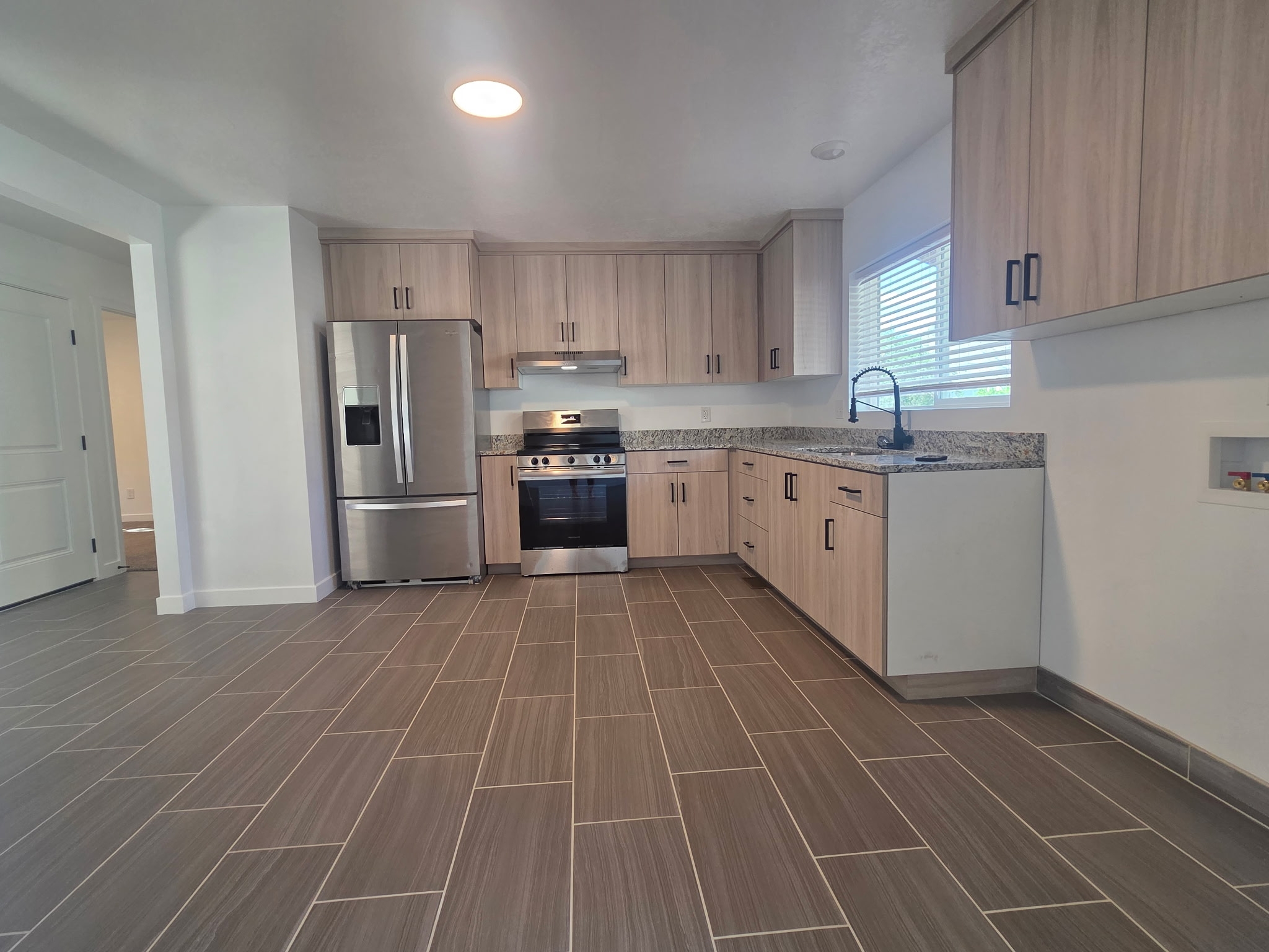 Mapleton Apartment: 590 N 300 W
