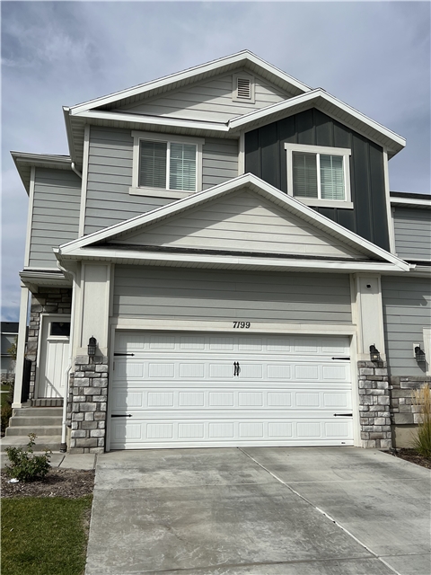 Eagle Mountain Townhome: 7199 N Brook Rdg
