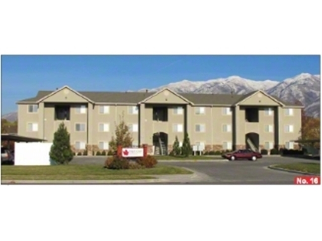 Layton Apartment: 811 S Main St