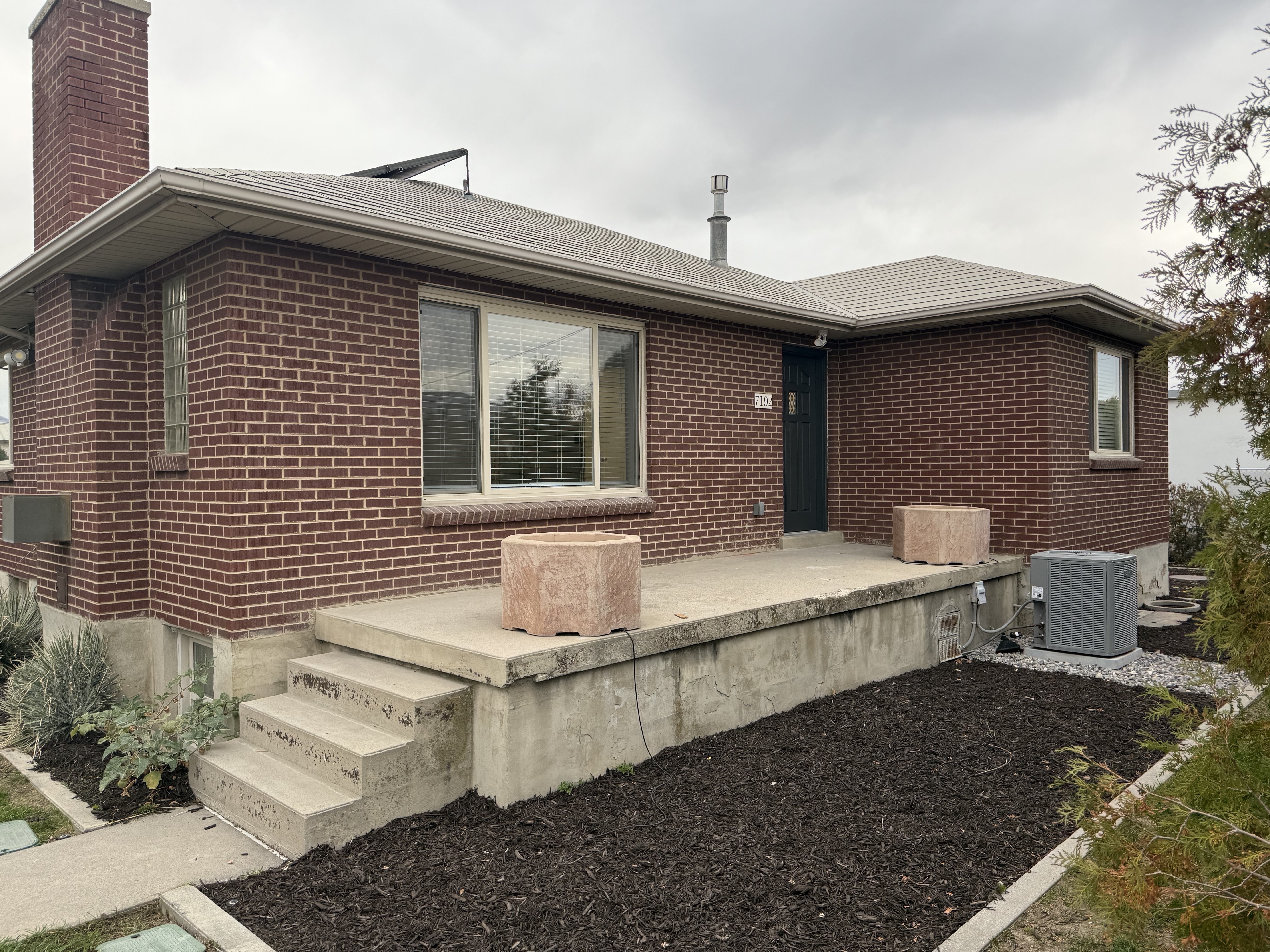 West Jordan House: 7192 S Redwood Rd