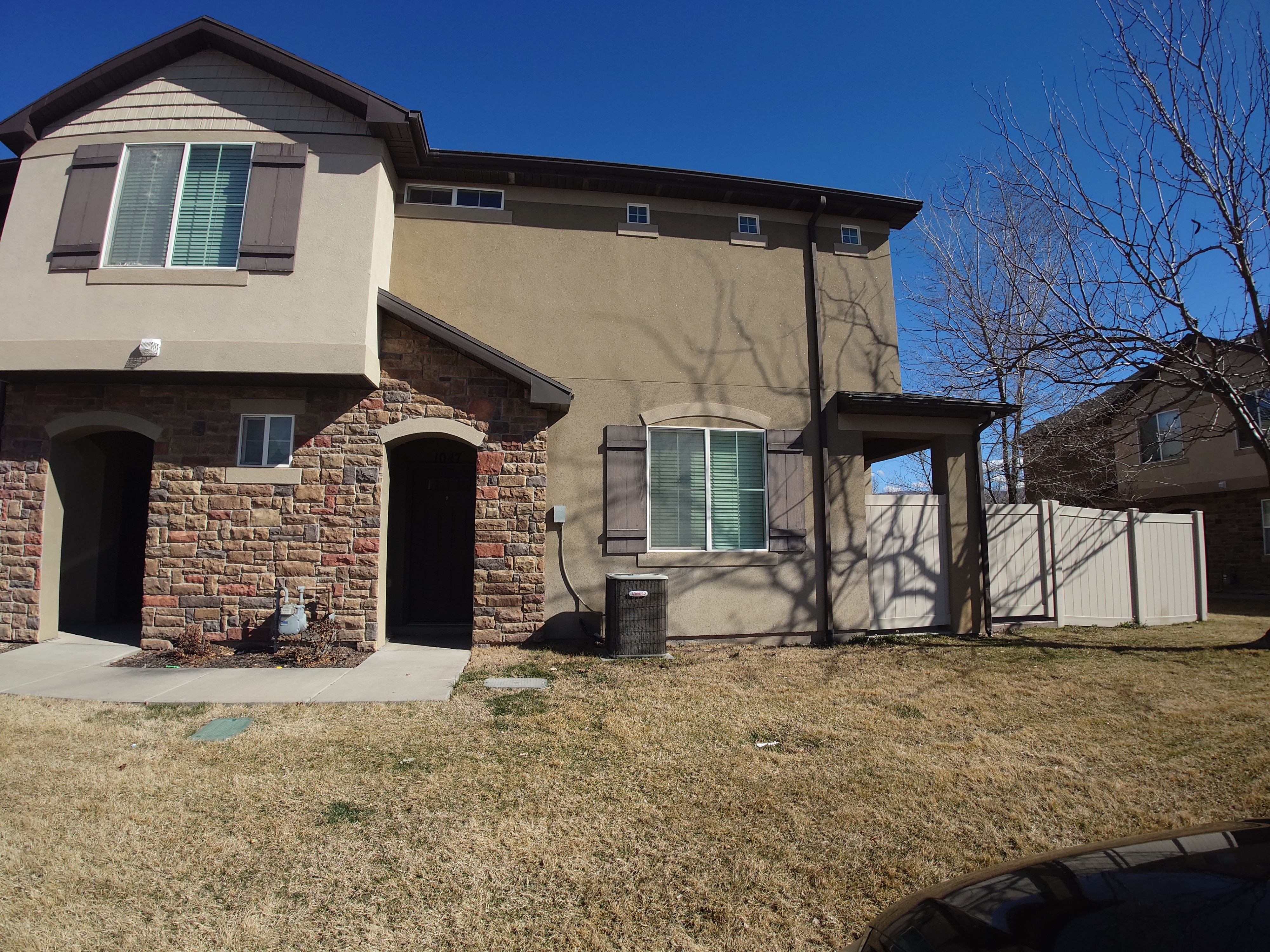 North Salt Lake Townhome: 1047 Allington Dr