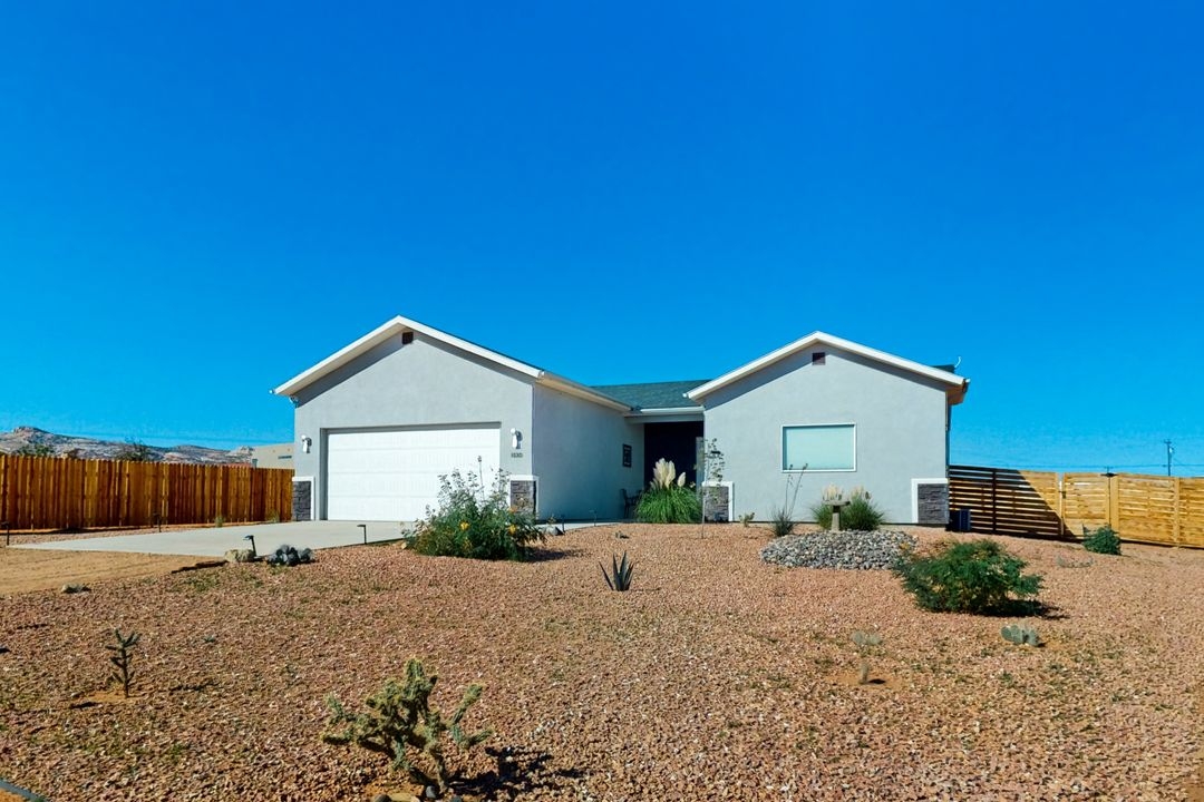 Big Water House: 1030 E Canyon Dr