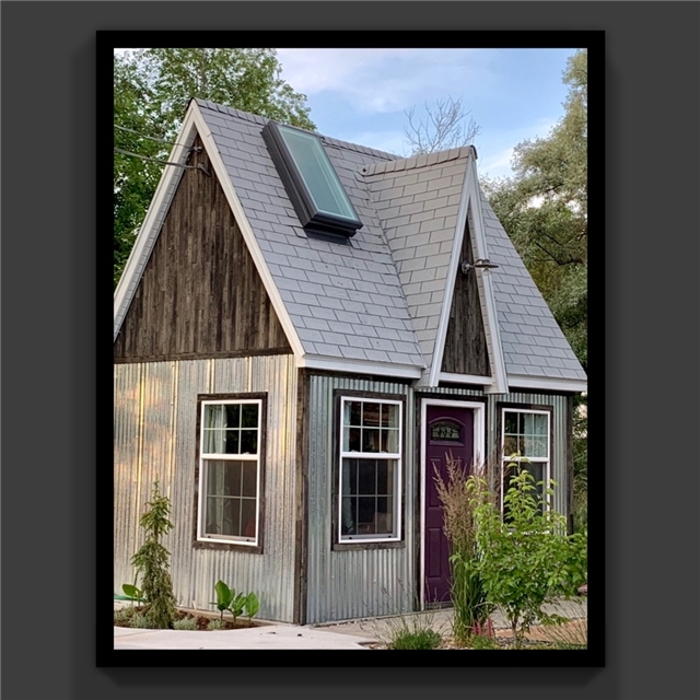 Sandy House: 615 E 8680 S