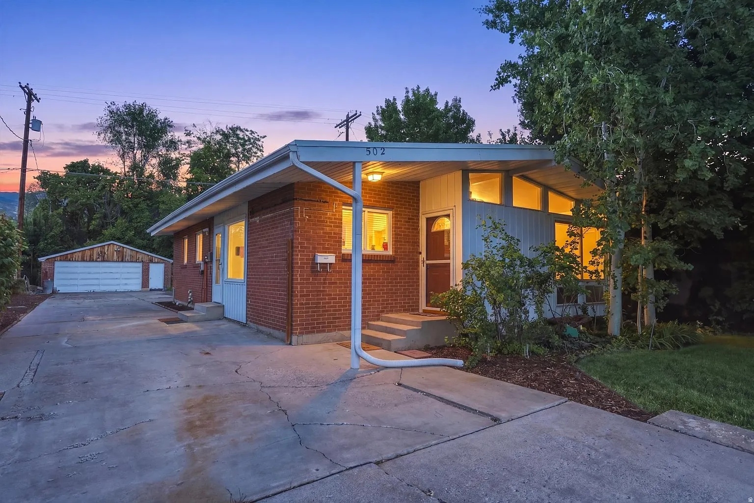 Bountiful House: 502 N Main St