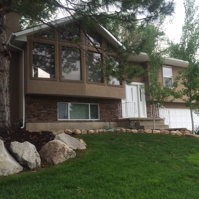 Sandy House: 11265 S Windy Peak Ridge Dr