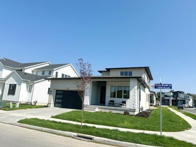 Riverton House: 1612 W Maple Brook Ln