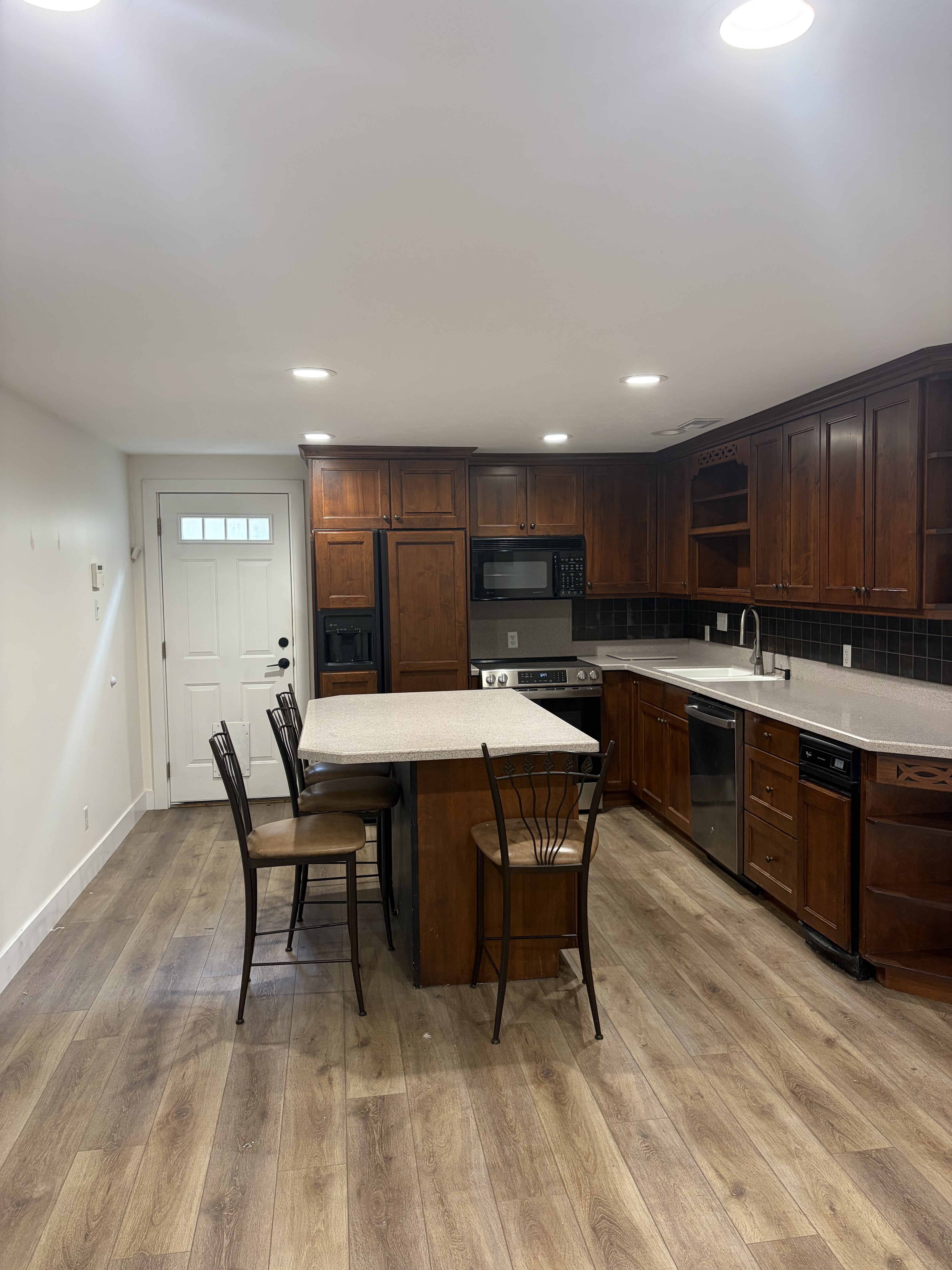 Sandy In-Law/Basement: 2616 E Robidoux Rd