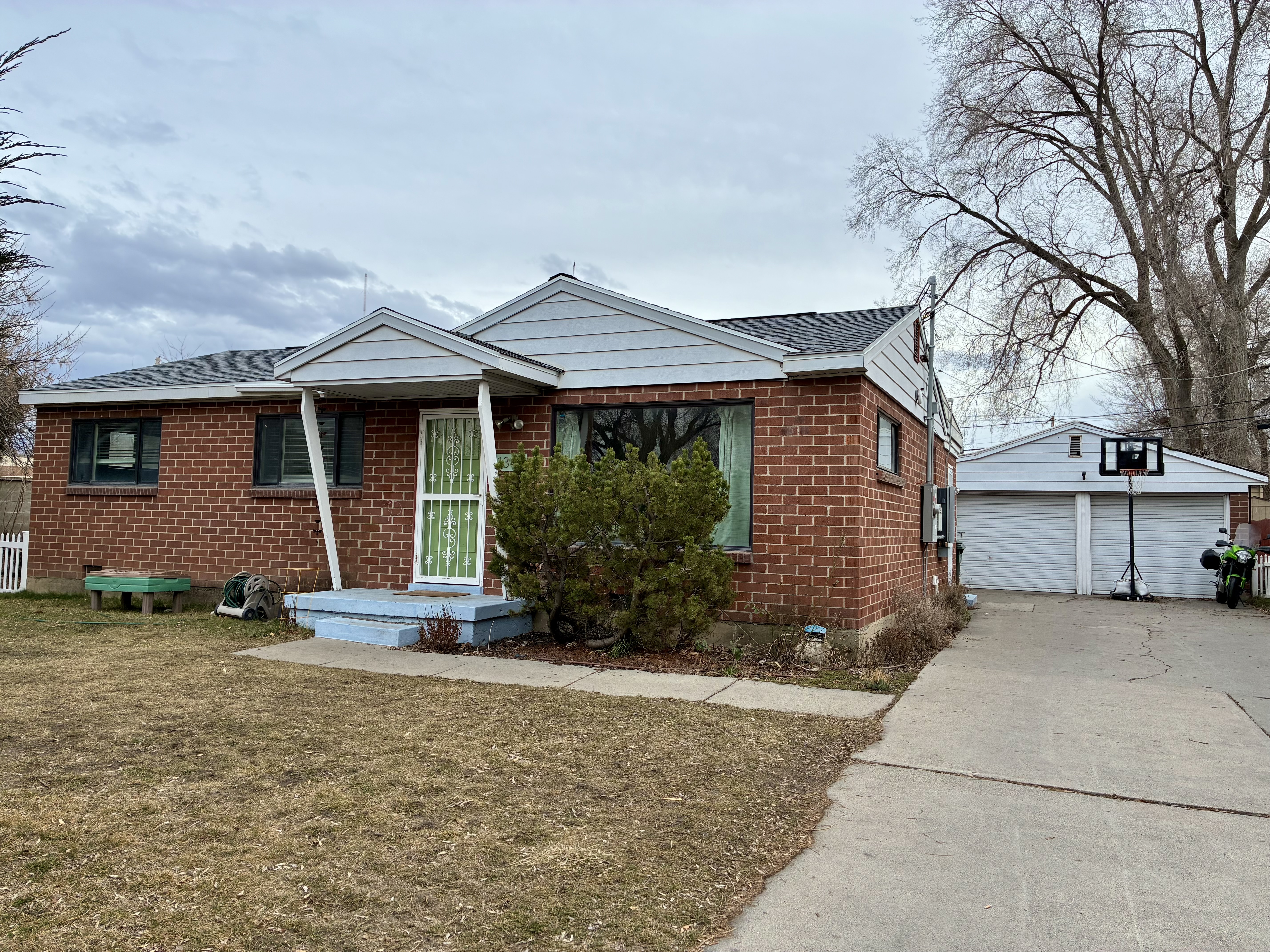 West Valley City House: 1345 W Carlos Dr