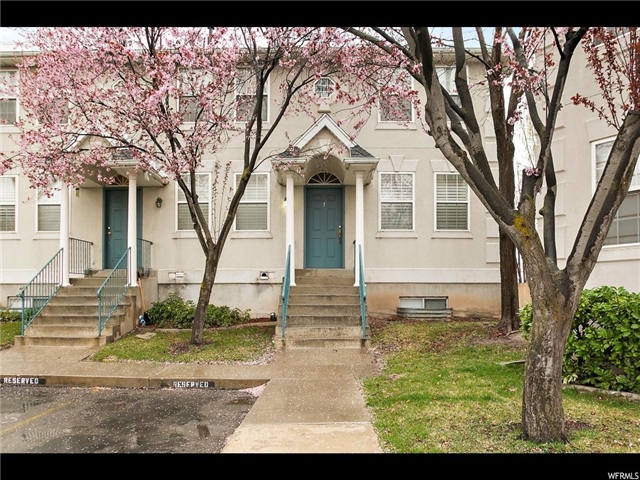 Orem Townhome: 1947 S Columbia Ln