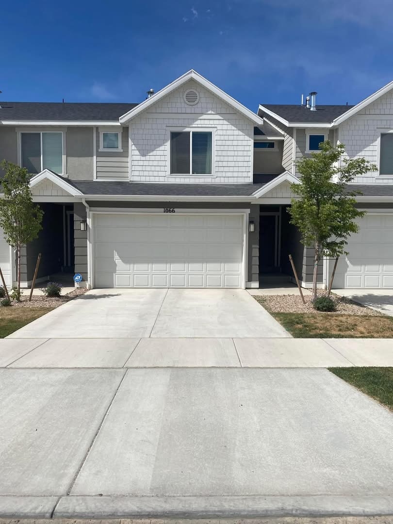 Saratoga Springs Townhome: 1066 E Pilot St