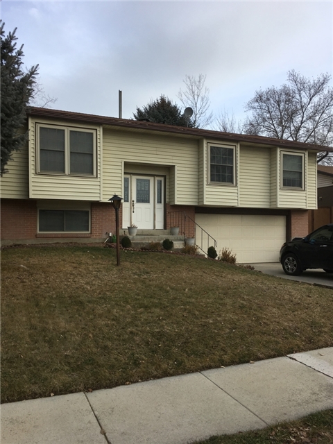 Sandy House: 8257 S Grambling Way