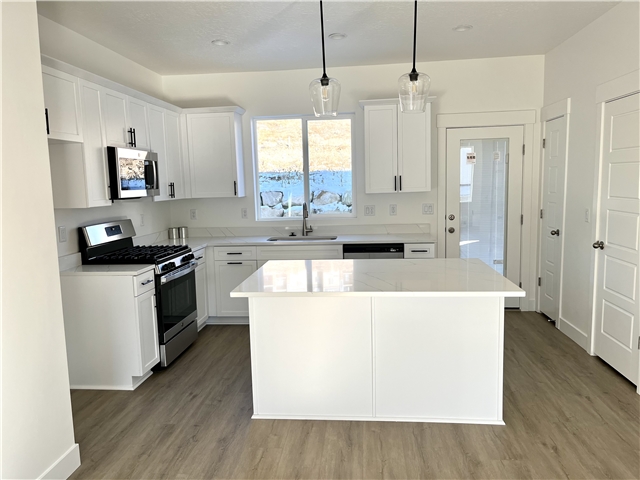 Lehi Townhome: 970 W Shadow Brook Ln