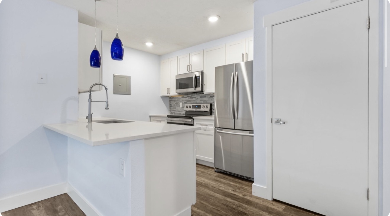 Midvale Condo: 1206 E Waterside Cv