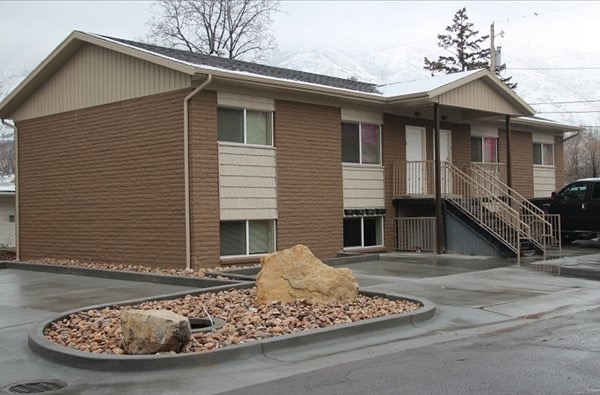 Springville Apartment: 315 E 600 S