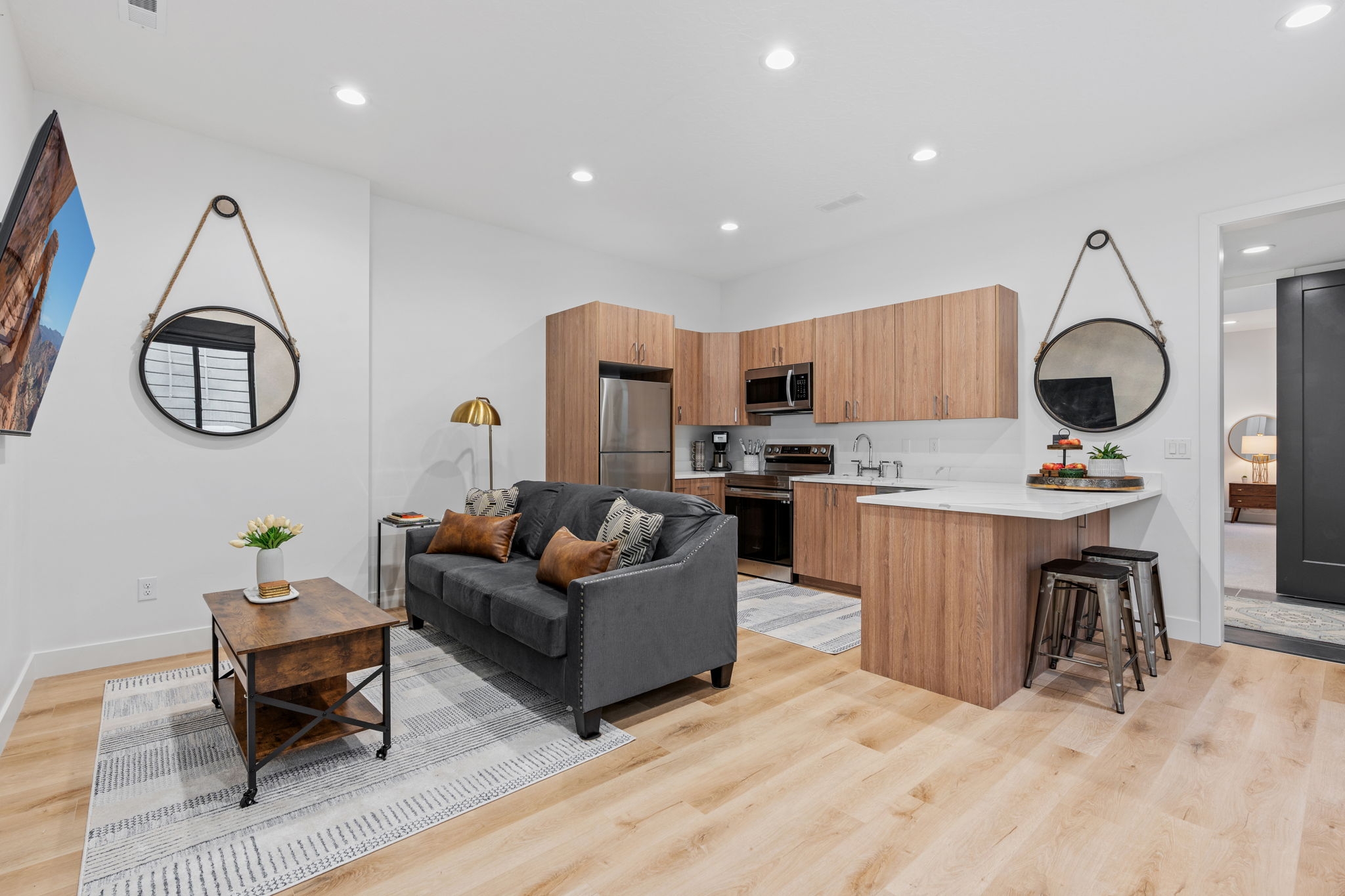 Sandy In-Law/Basement: 9573 S Hidden Pine Ln